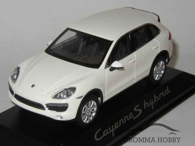 Porsche Cayenne Hybrid (2010) - Klicka på bilden för att stänga