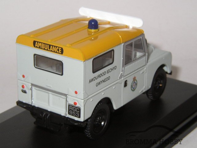 Land Rover 88 - Ambulans - Klicka på bilden för att stänga