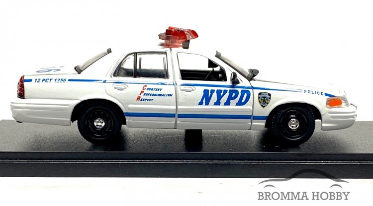 Ford Crown Victoria (2003) - NYPD - Quantico - Klicka på bilden för att stänga